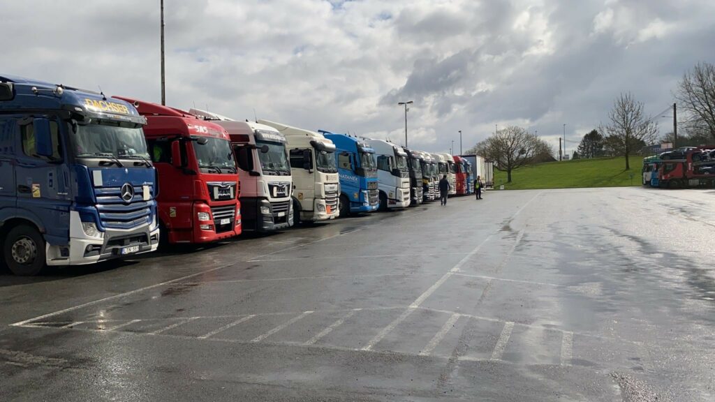 parking poids lours sécurisés